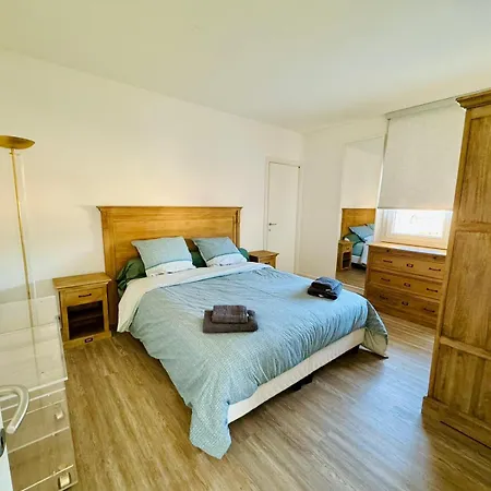 Grand - - De La Rose *