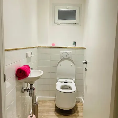 Grand - - De La Rose *